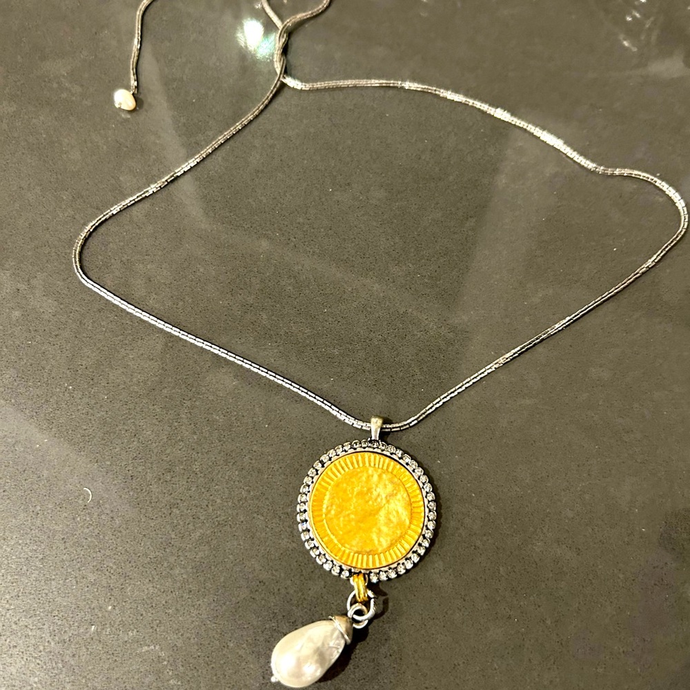 Necklace new never worn